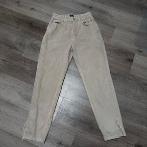 Urban Outfitters BDG Mom High Rise Pants Size 28 Beige
